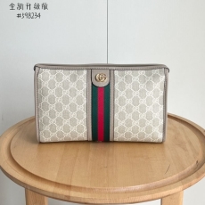 Gucci Clutch Bags